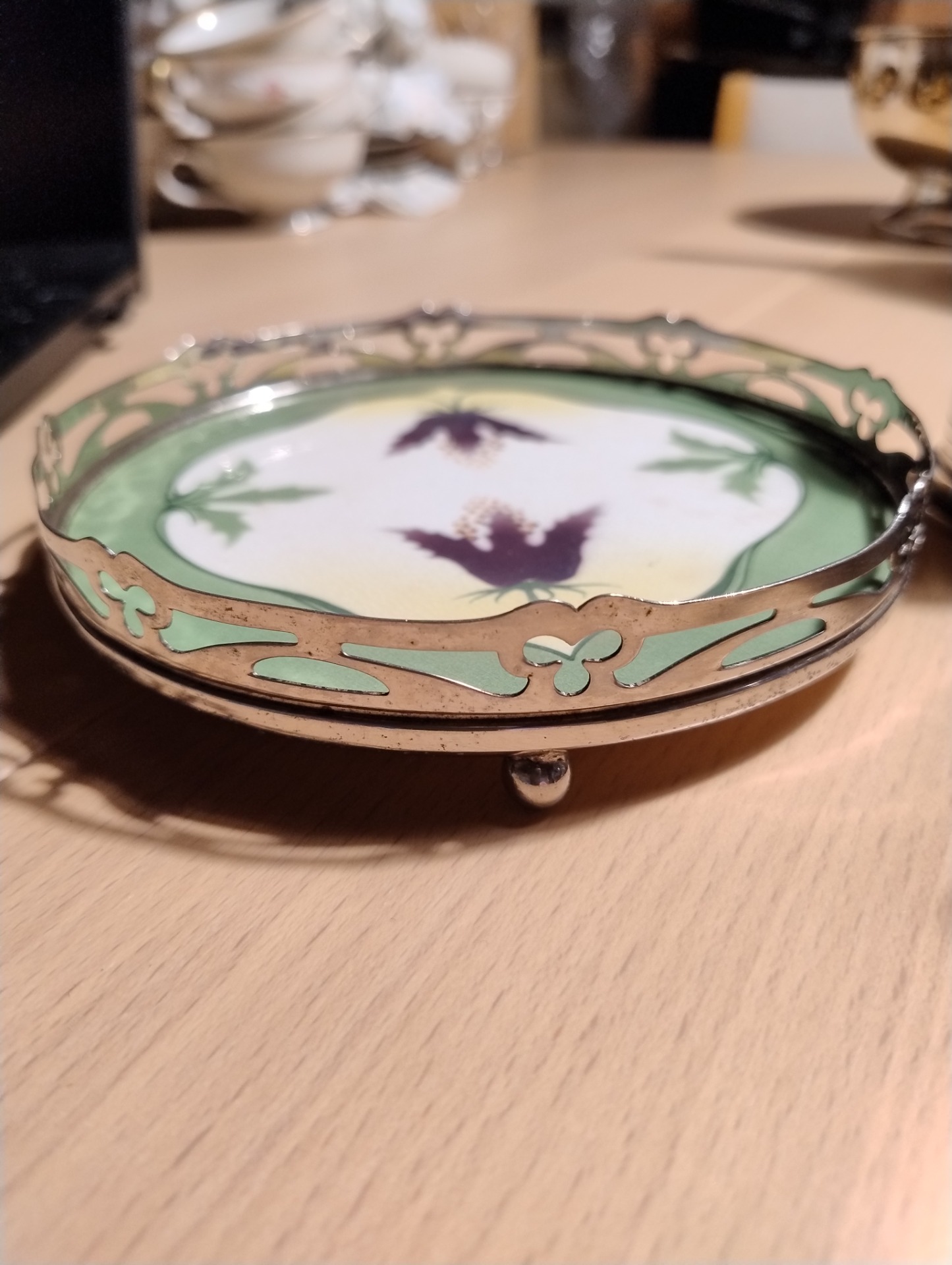 Bordskåner med 3 fødder, 3cm høj x 152mm Ø