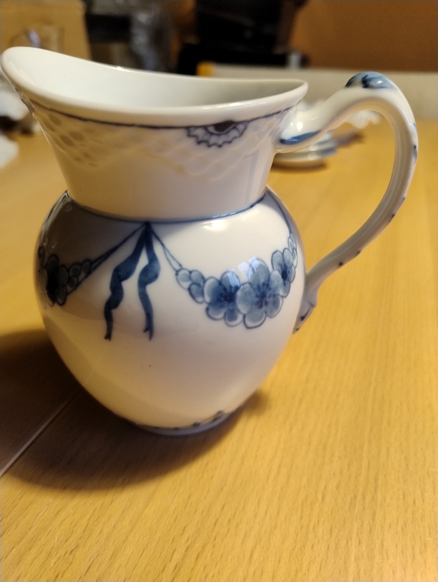 B&G Empire mælkekande 12cm høj
