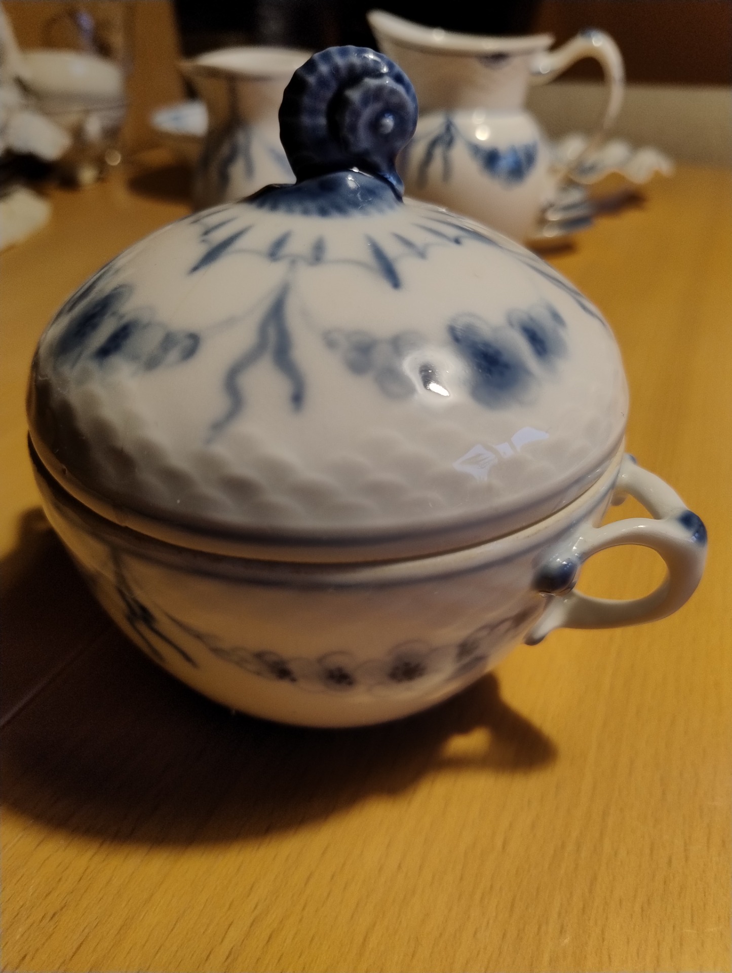 B&G Empire sukkerskål med låg, 11cm høj