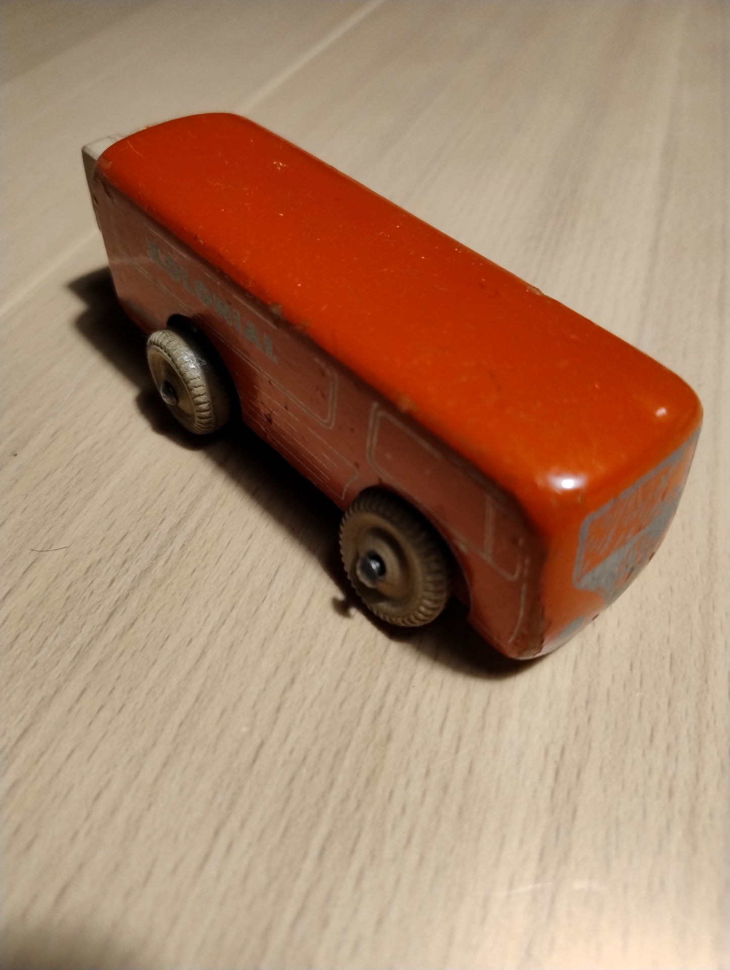 Lego varevogn i træ
